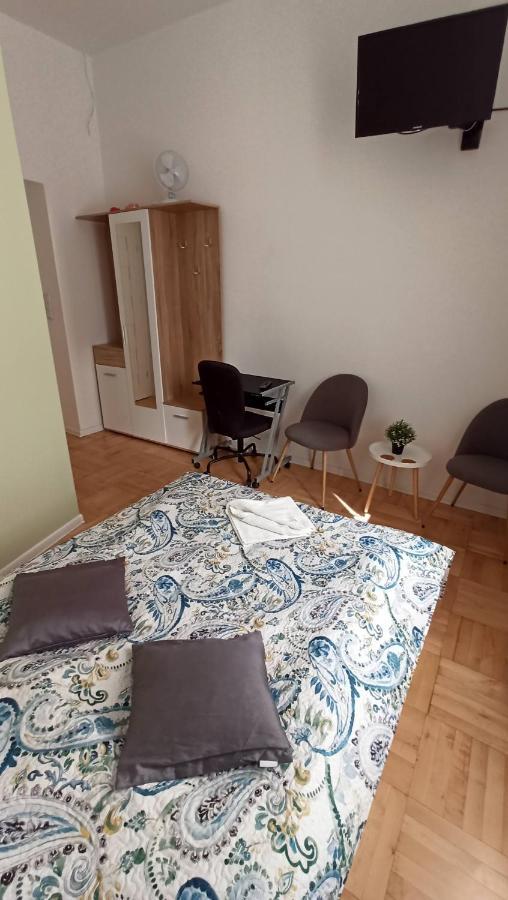 Lukas Guest Rooms Krakau Exterior foto