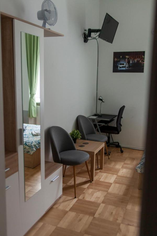 Lukas Guest Rooms Krakau Exterior foto