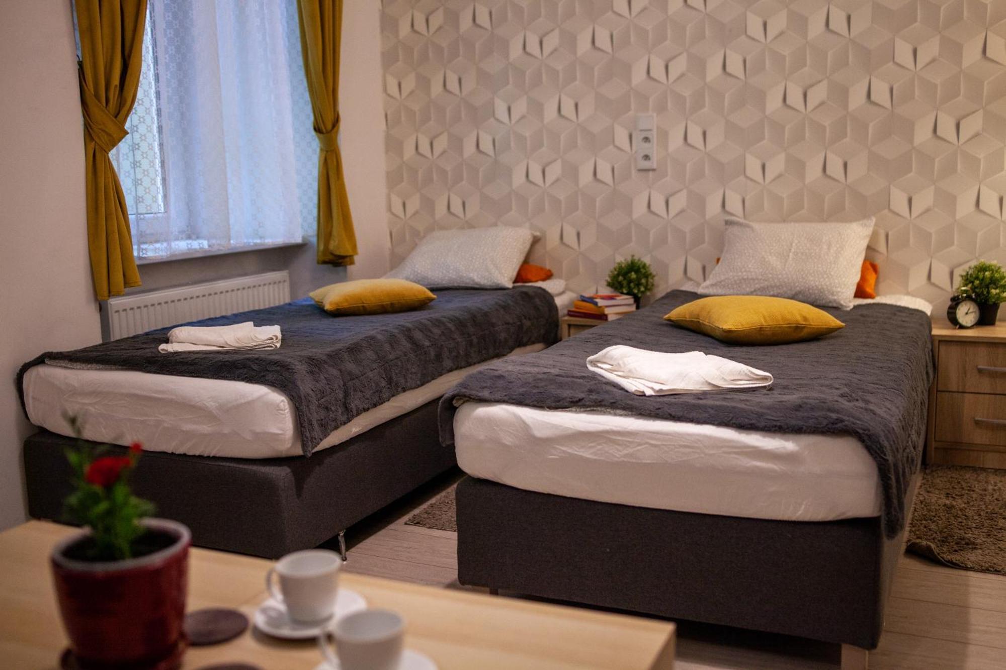 Lukas Guest Rooms Krakau Exterior foto