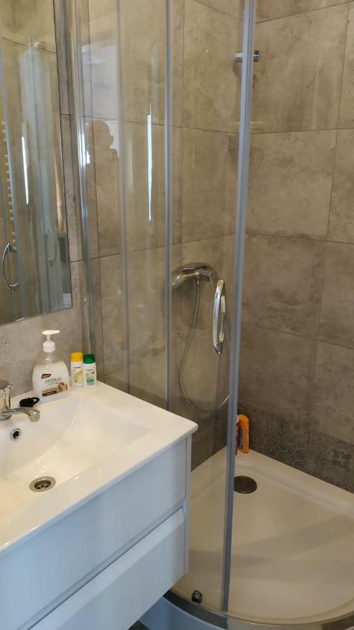 Lukas Guest Rooms Krakau Exterior foto